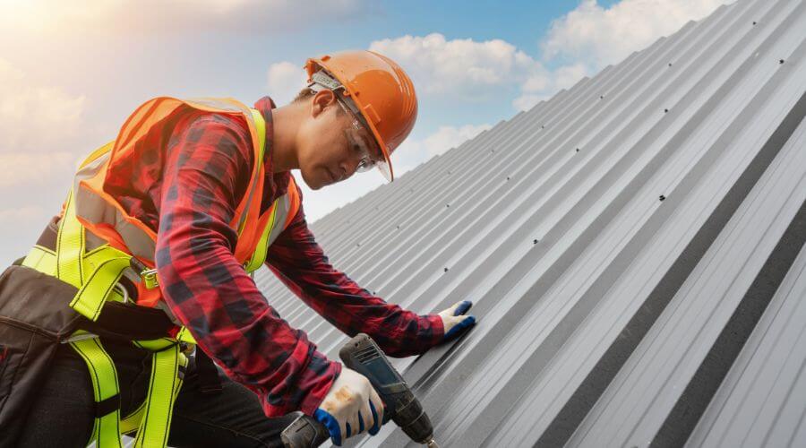 Professional gutter cleaning in Reynolds, GA